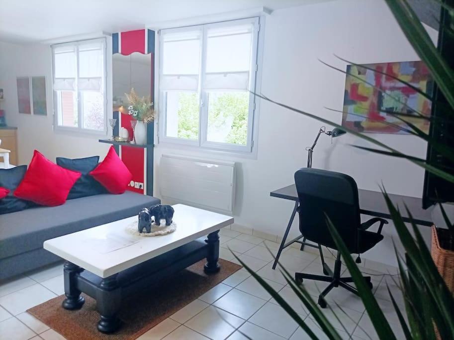 Appartamento Le Duplex Decontracte Fleury-les-Aubrais Esterno foto
